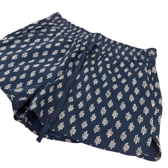 Soft Joie Blue and White Casual Shorts NWT - Picture 2 of 7